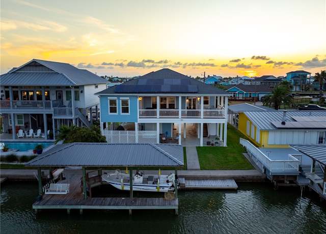 Property at 119 Ball St, Rockport, TX 78382, 3 beds, 3.5 baths