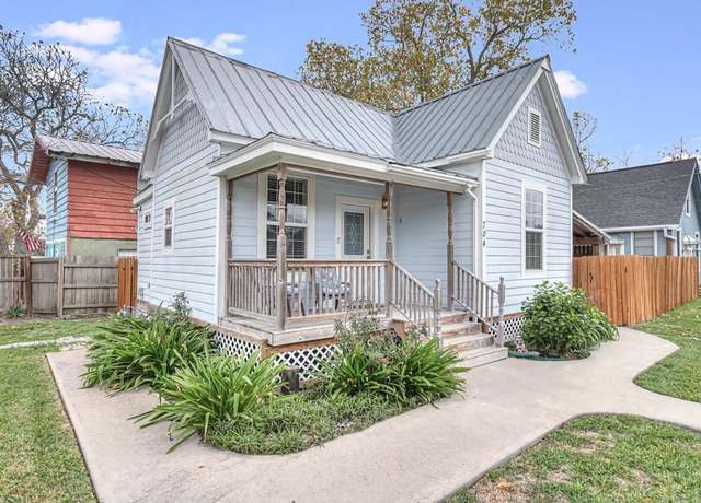 Property at 704 S Church St, Rockport, TX 78382, 2 beds, 2 baths