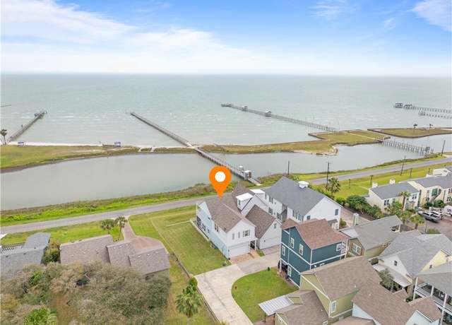 Property at 502 Sailhouse Way, Rockport, TX 78382, 3 beds, 3.5 baths