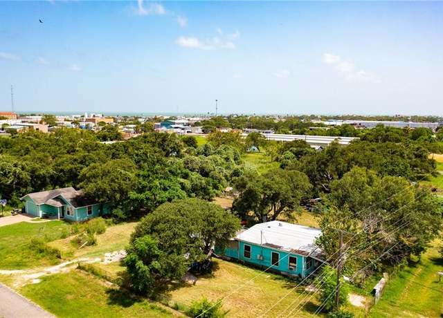 Property at 518 N Racine St, Rockport, TX 78382, 3 beds, 1 bath