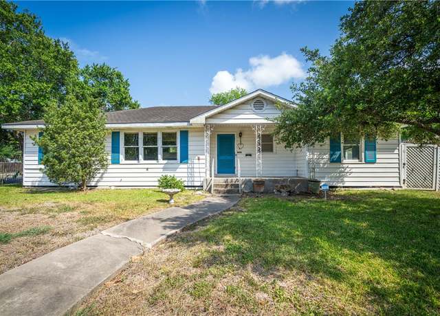 Property at 301 Chenoweth Dr, Corpus Christi, TX 78404, 3 beds, 2 baths