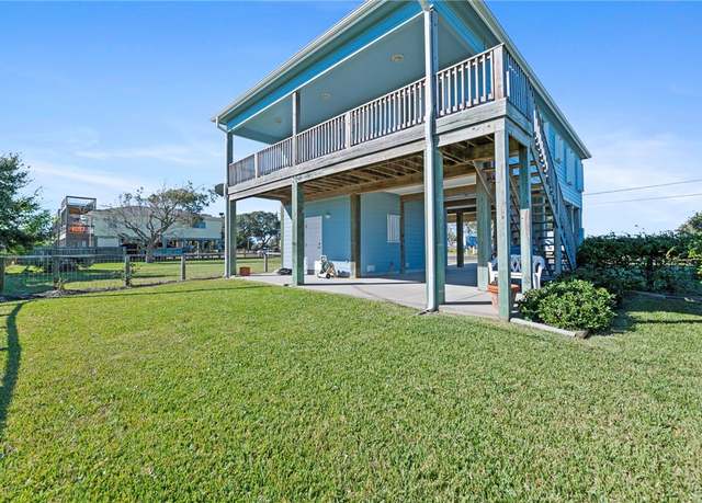Property at 1304 Church St, Rockport, TX 78382, 4 beds, 3 baths
