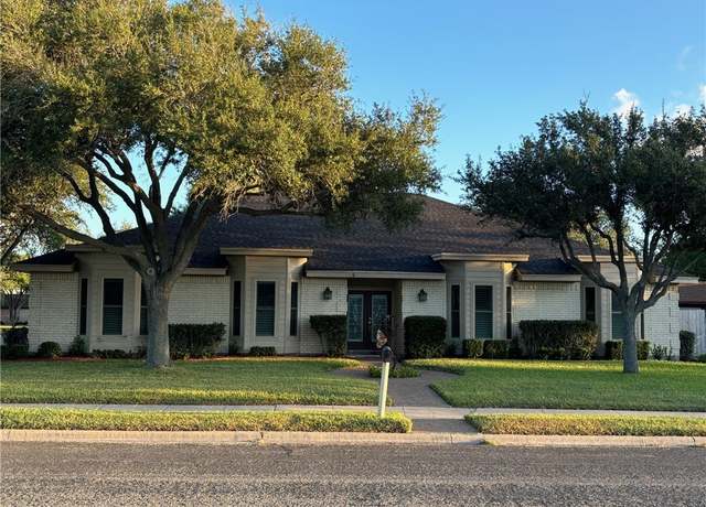 Property at 425 Seco Dr, Portland, TX 78374, 3 beds, 2 baths