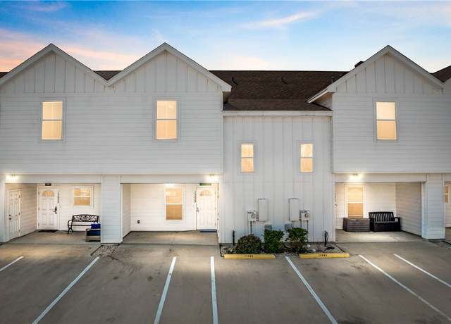 Property at 15029 Kokomo Dr, Corpus Christi, TX 78418, 3 beds, 3 baths