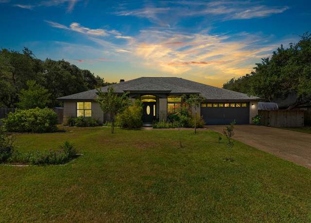 Property at 112 Poquito Dr, Rockport, TX 78382, 4 beds, 3 baths