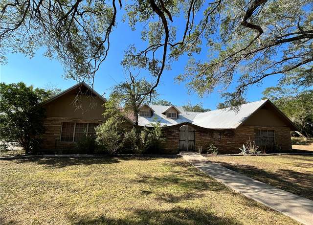 Property at 602 Carle St, Freer, TX 78357, 4 beds, 2.5 baths