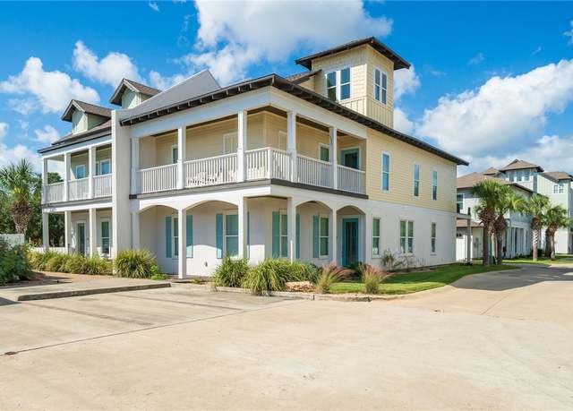 Property at 102 Frontenac Ln, Rockport, TX 78382, 4 beds, 4 baths
