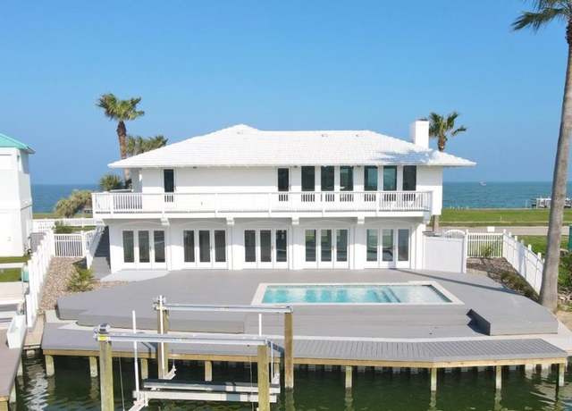 Property at 1895 Bay Shore Dr, Rockport, TX 78382, 4 beds, 3.5 baths
