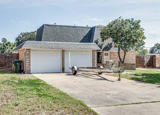Property at 3325 Jamaica Dr, Corpus Christi, TX 78418, 4 beds, 2.5 baths