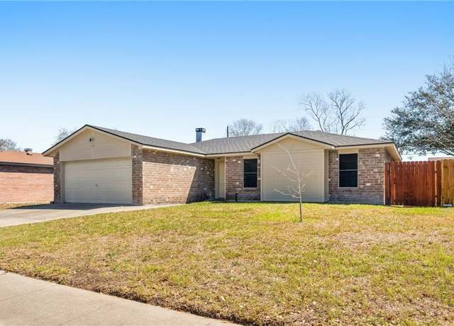 Property at 2742 Blue Grass Dr, Corpus Christi, TX 78410, 3 beds, 2 baths