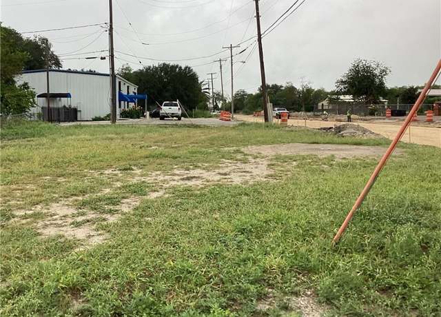 Property at 400 Cecilia St, Alice, TX 78332