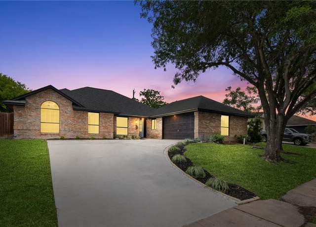 Property at 4530 Megal Dr, Corpus Christi, TX 78413, 4 beds, 2 baths