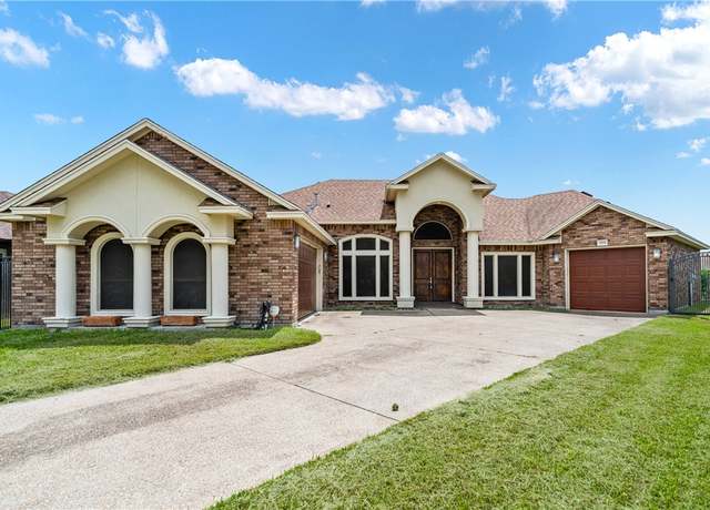 Property at 3702 E Lake Dr, Corpus Christi, TX 78414, 4 beds, 3 baths