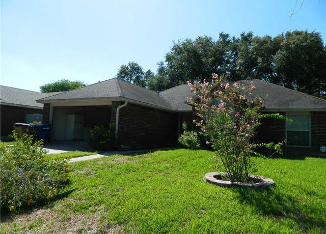 Property at 7013 Fruitwood Dr, Corpus Christi, TX 78413, 3 beds, 2 baths