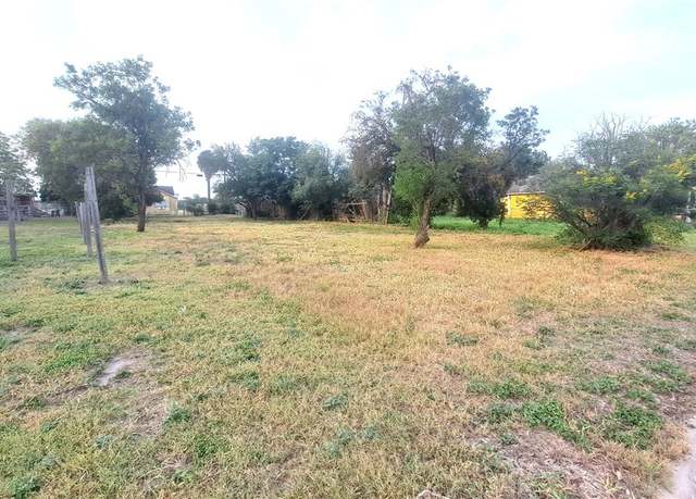 Property at 310 E Ella Ave, Kingsville, TX 78363