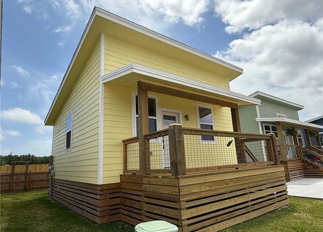Property at 2351 W Market St #4, Rockport, TX 78382, 2 beds, 1 bath