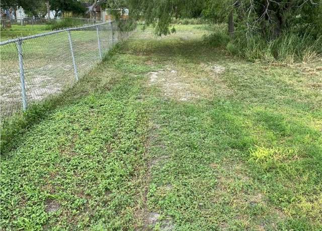 Property at 806 W 3rd St W, Bishop, TX 78343