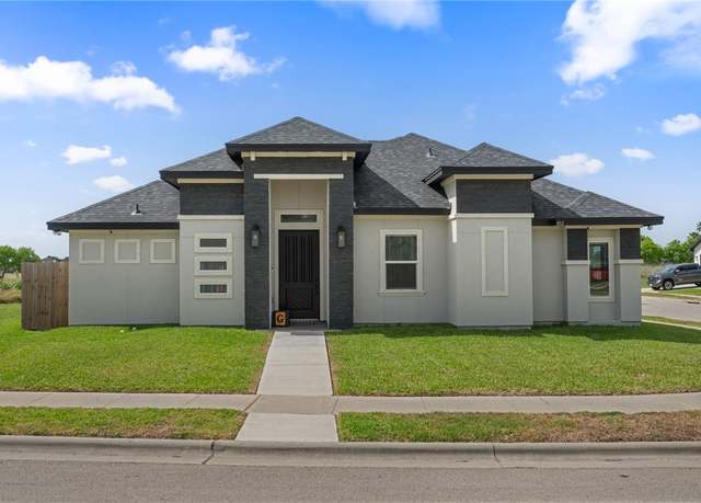 Property at 102 Prestwick Dr, Portland, TX 78374, 4 beds, 3.5 baths