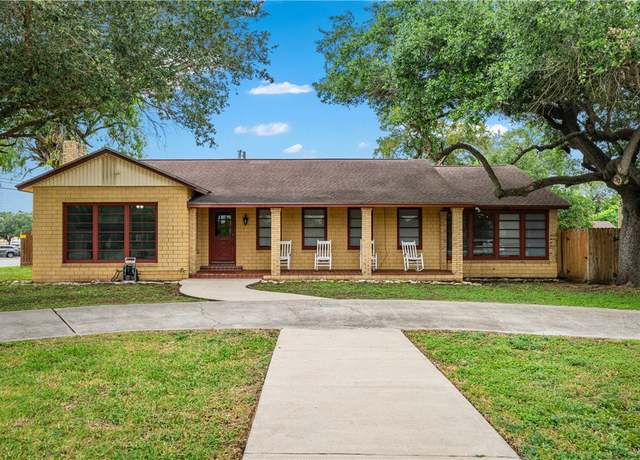 Property at 730 W Avenue A Ave, Kingsville, TX 78363, 3 beds, 2 baths