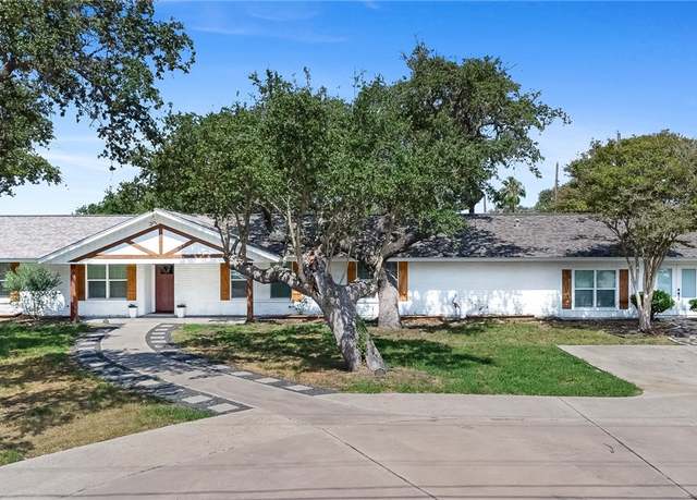 Property at 1219 S Church St, Rockport, TX 78382, 5 beds, 4 baths