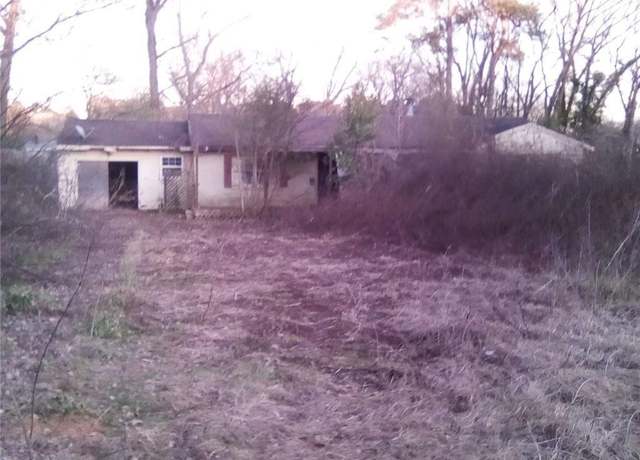 Property at 214 Mountain View Dr, Daingerfield, TX 75638, 3 beds, 2 baths