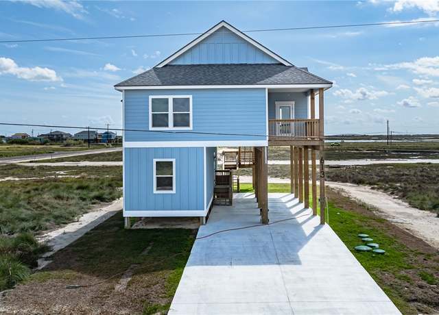 Property at 613 W Shady Oak Ln, Rockport, TX 78382, 3 beds, 2.5 baths