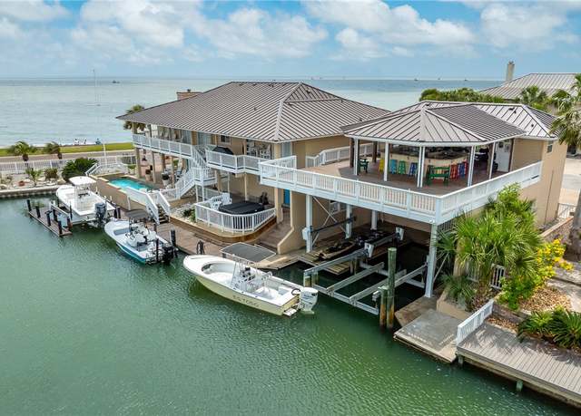 Property at 1 Blue Heron Dr, Rockport, TX 78382, 6 beds, 5.5 baths