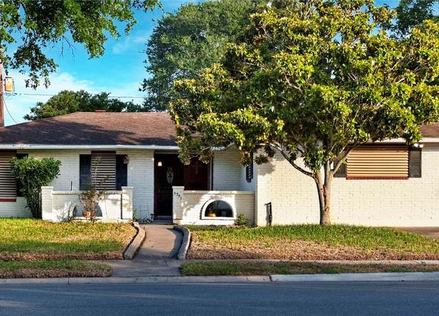 Property at 5351 Flynn Pkwy, Corpus Christi, TX 78411, 4 beds, 2 baths