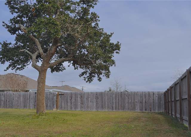 Property at 207 Seaside, Rockport, TX 78382