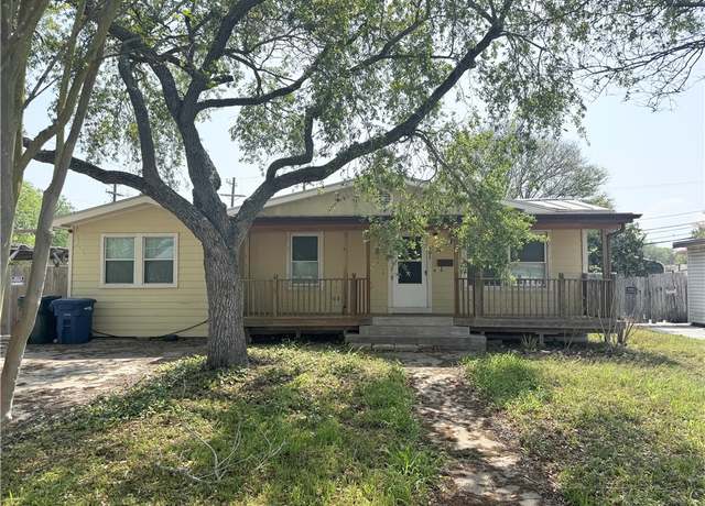 Property at 401 Homecrest St, Corpus Christi, TX 78412, 4 beds, 3 baths