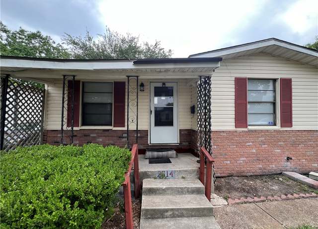 Property at 2614 Riggan St, Corpus Christi, TX 78404, 2 beds, 1 bath