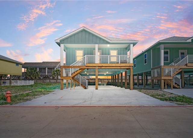 Property at 256 Flounder Dr, Port Aransas, TX 78373, 4 beds, 3 baths