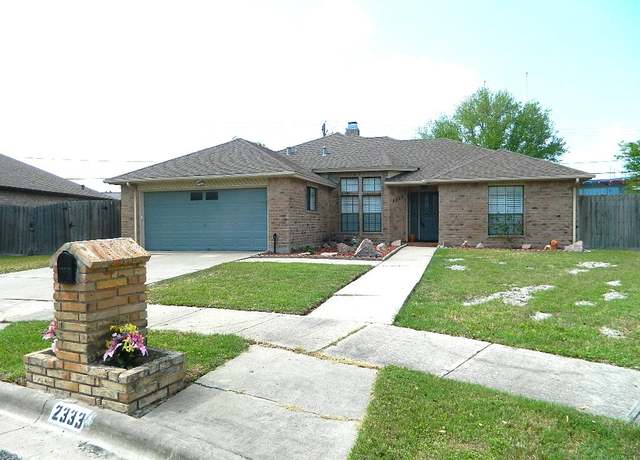 Property at 2333 Willow Dr, Portland, TX 78374, 3 beds, 2 baths