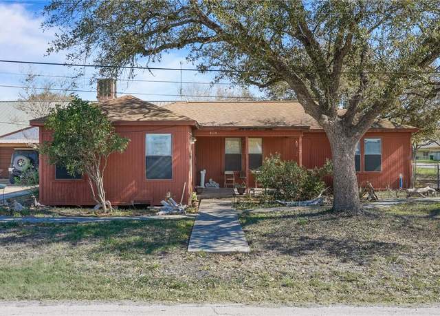 Property at 404 Louise St, Orange Grove, TX 78372, 3 beds, 1 bath