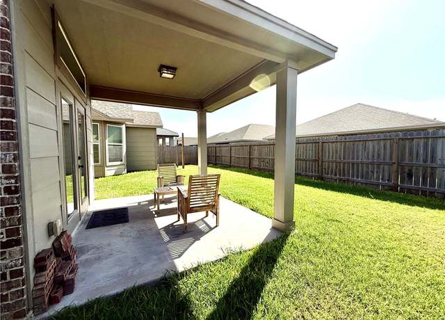 Property at 7505 Krypton Dr, Corpus Christi, TX 78414, 5 beds, 3 baths