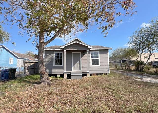 Property at 1652 16th St, Corpus Christi, TX 78404, 4 beds, 2 baths