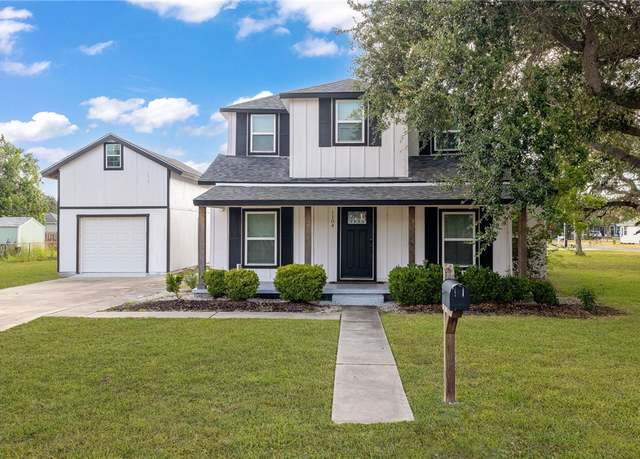 Property at 1104 N Allen St, Rockport, TX 78382, 4 beds, 2 baths