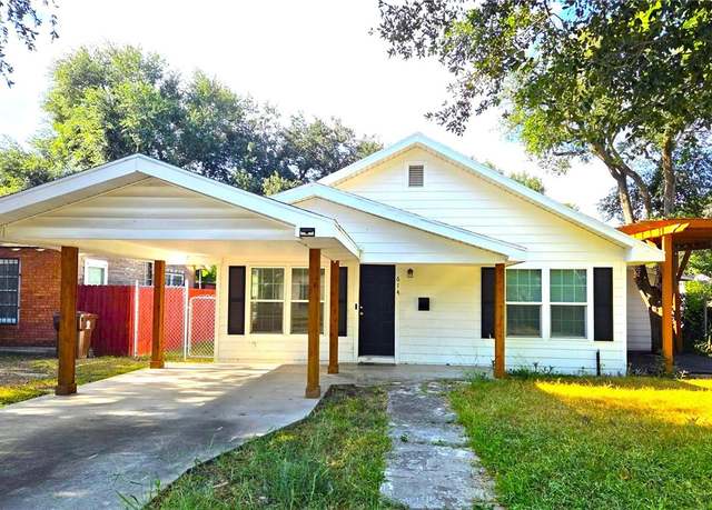 Property at 614 W Yoakum Ave, Kingsville, TX 78363, 3 beds, 2 baths