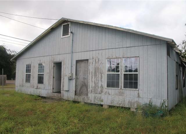 Property at 1004 Coleman Ave, Corpus Christi, TX 78401, 2 beds, 2 baths