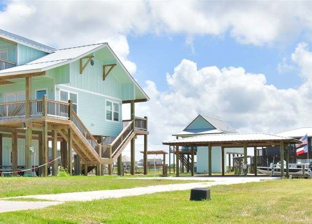 Property at 124 Belaire Dr, Rockport, TX 78382