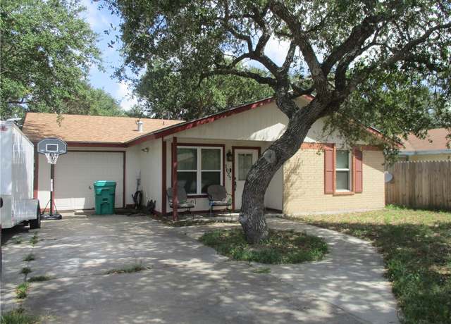 Property at 1027 S 10th St, Aransas Pass, TX 78336, 3 beds, 1 bath