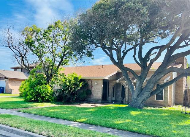 Property at 104 Poesta Dr, Portland, TX 78374, 4 beds, 3 baths