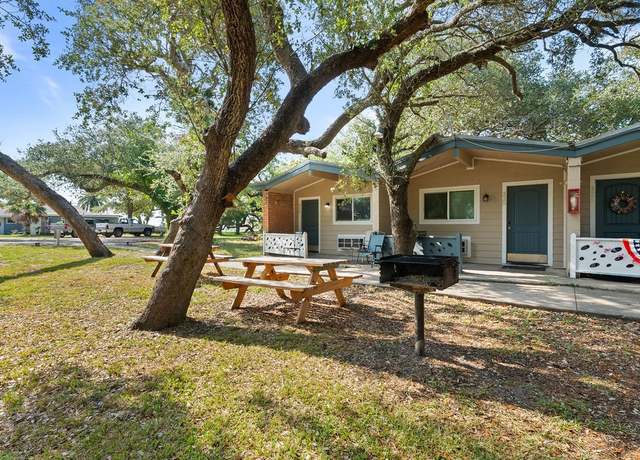 Property at 919 N Fulton Bch, Rockport, TX 78382, 1 bed, 1 bath