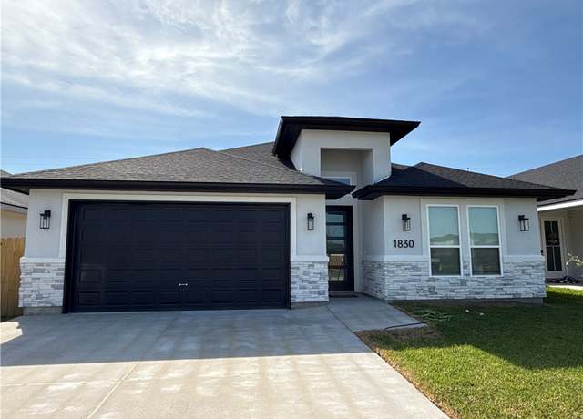 Property at 1830 Spoonbill Dr, Portland, TX 78374, 3 beds, 2 baths