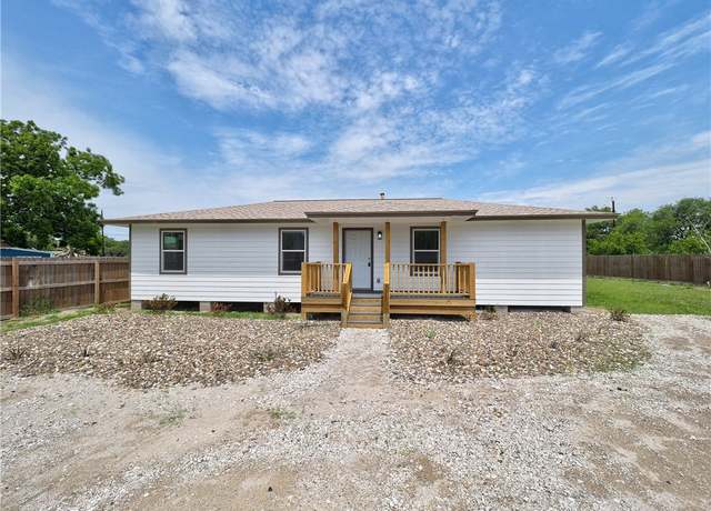 Property at 222 N 9th St, Aransas Pass, TX 78336, 4 beds, 2 baths