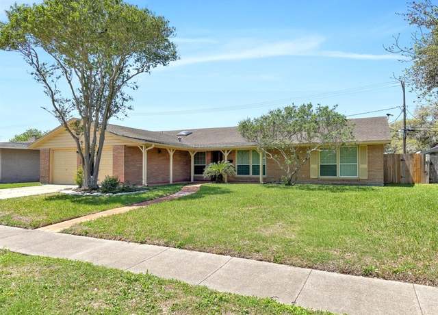 Property at 450 Poenisch Dr, Corpus Christi, TX 78412, 3 beds, 2 baths