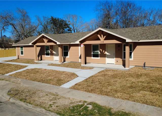 Property at 110 Josephine St, Corpus Christi, TX 78401, 3 beds, 2 baths