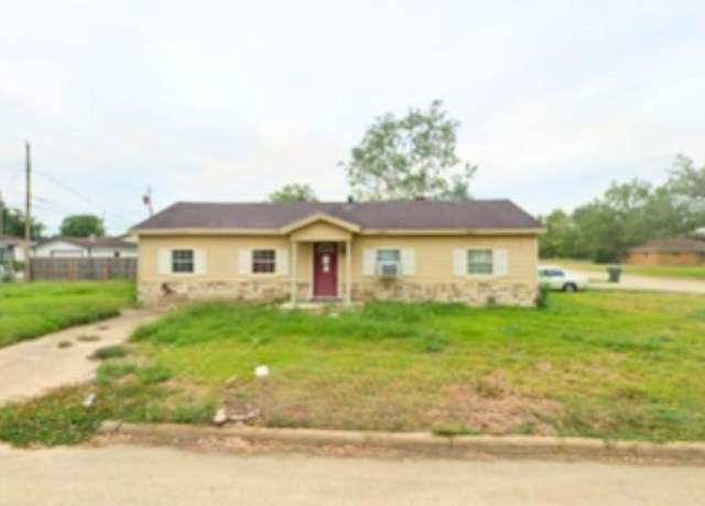 Property at 4490 Irene St, Beaumont, TX 77705, 3 beds, 1 bath