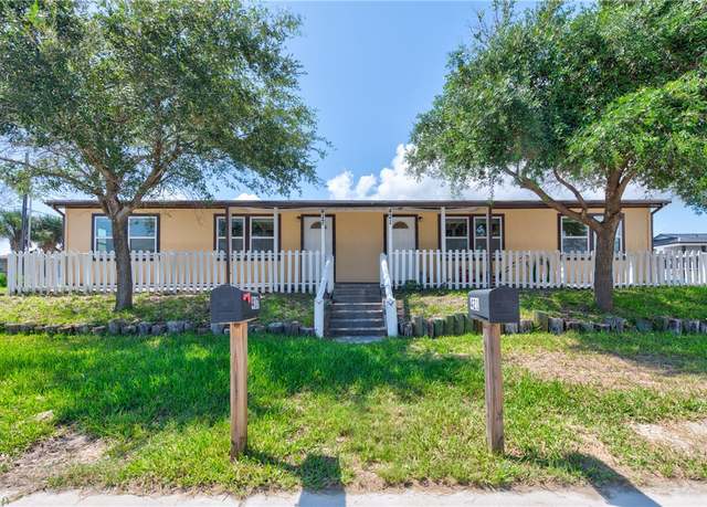 Property at 417/421 West Ave C, Port Aransas, TX 78373, 4 beds, 2 baths
