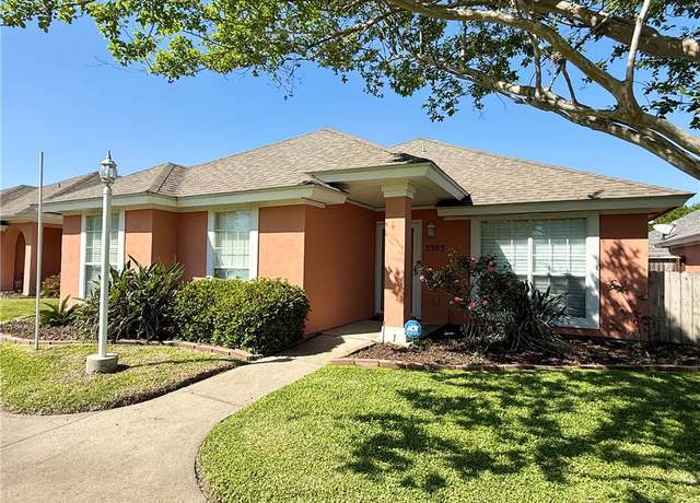 Property at 2303 Naples Dr, Ingleside, TX 78362, 3 beds, 2 baths